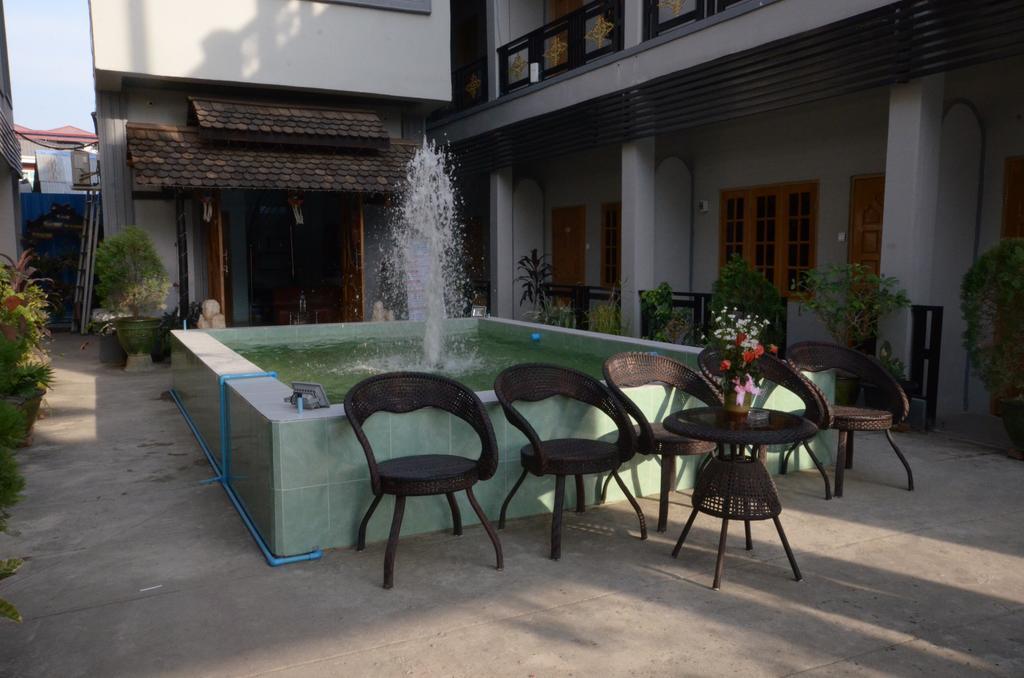 Inlay Palace Hotel Няунг Шве Екстериор снимка
