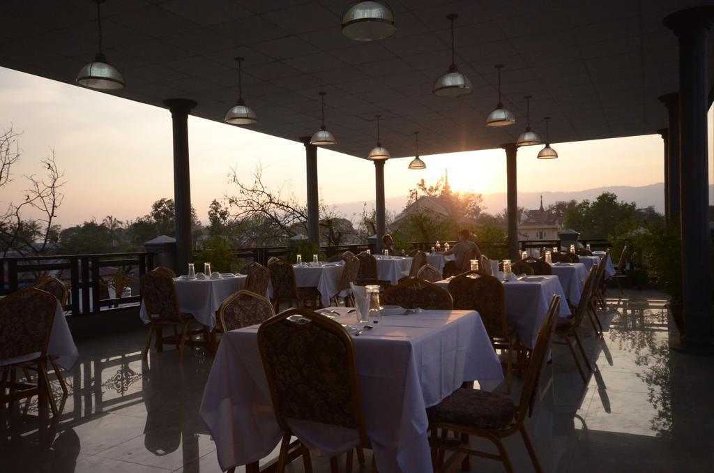 Inlay Palace Hotel Няунг Шве Екстериор снимка