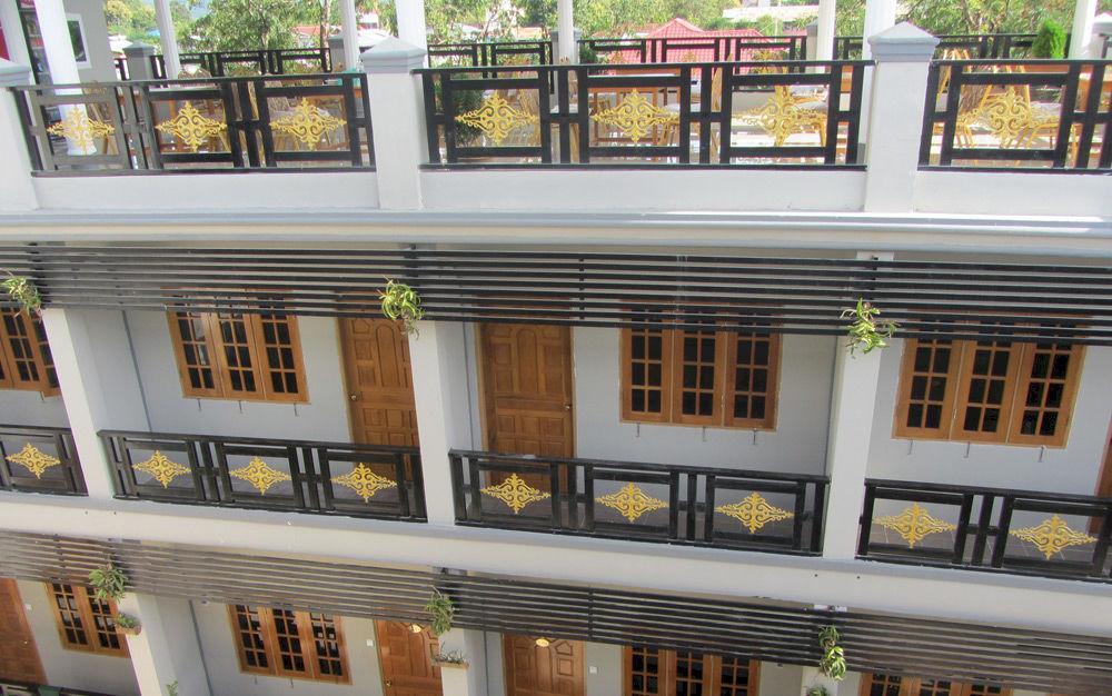 Inlay Palace Hotel Няунг Шве Екстериор снимка