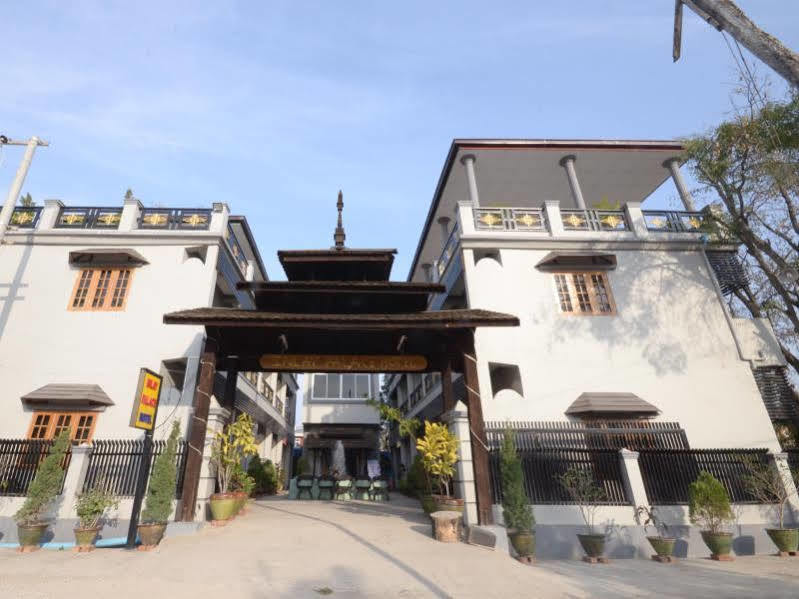 Inlay Palace Hotel Няунг Шве Екстериор снимка