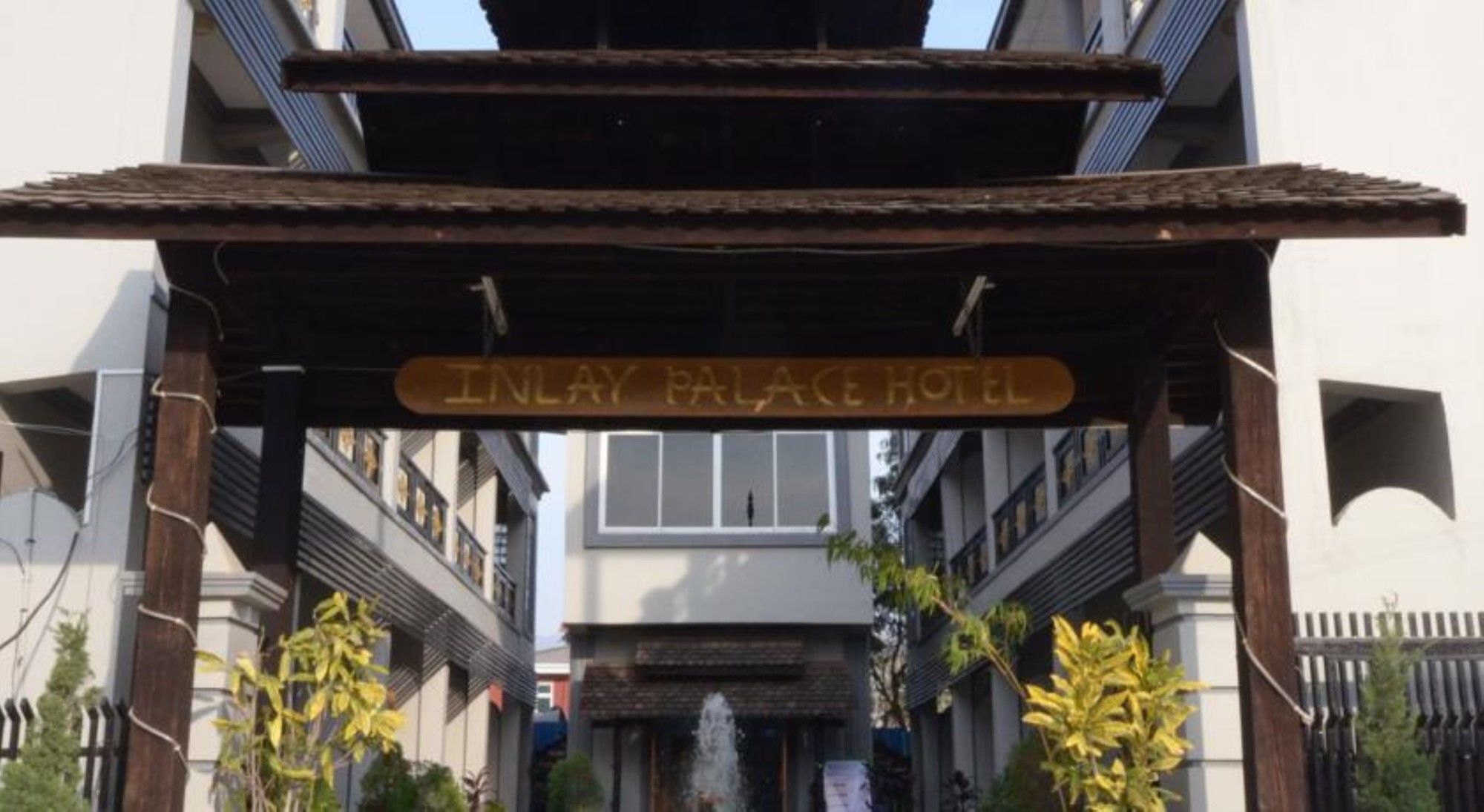 Inlay Palace Hotel Няунг Шве Екстериор снимка