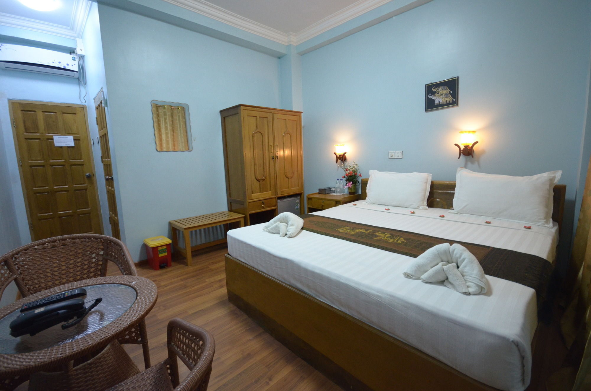 Inlay Palace Hotel Няунг Шве Екстериор снимка